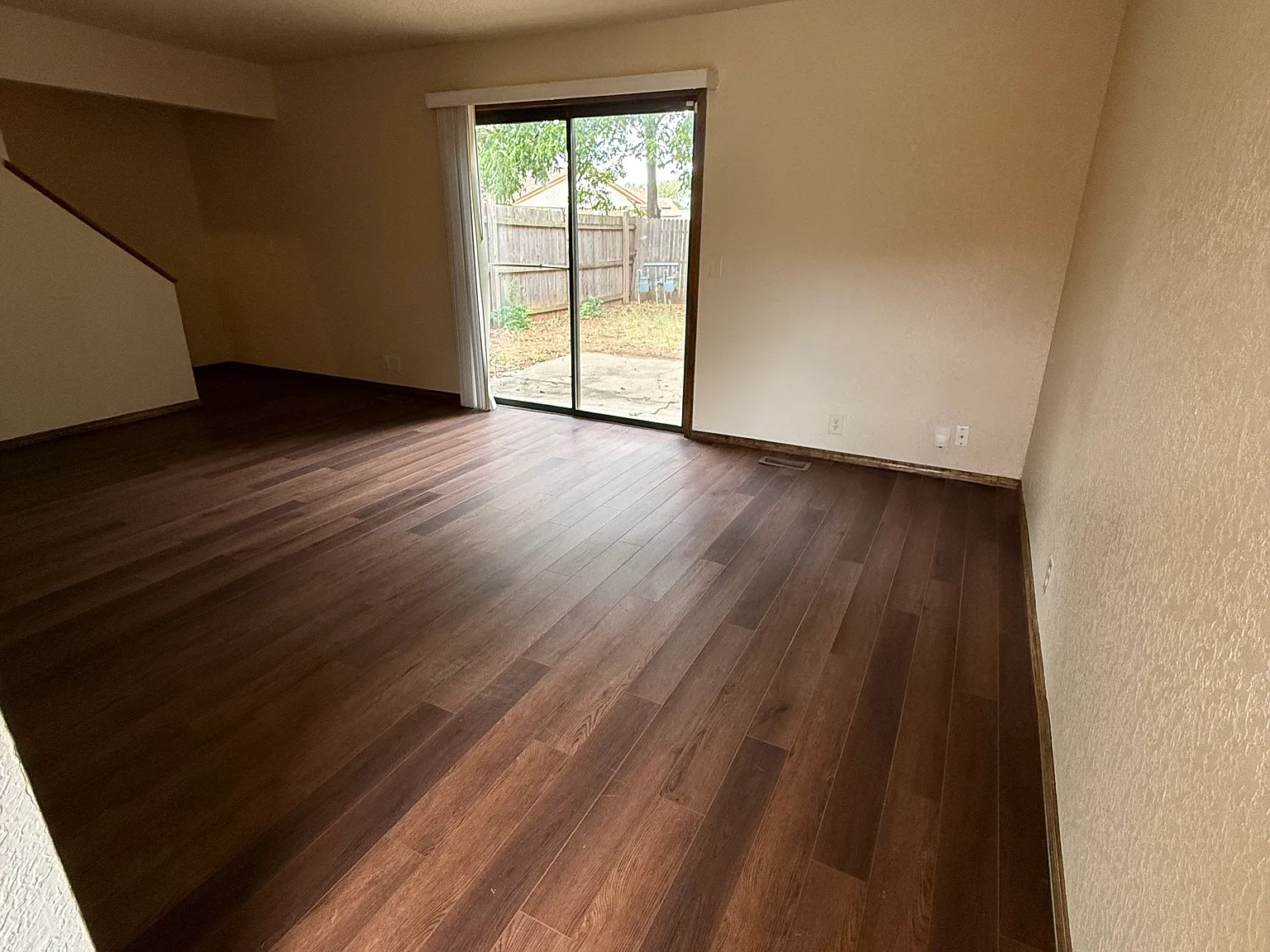 2 bed, 2.5 bath, 1188 sqft, $1,250 — Photo 2