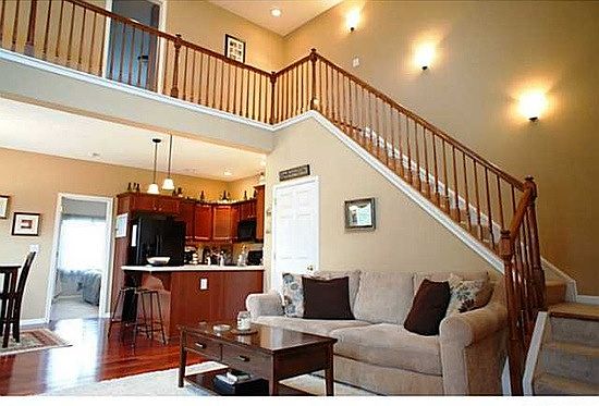 2 br, 2 bath open air floor plan