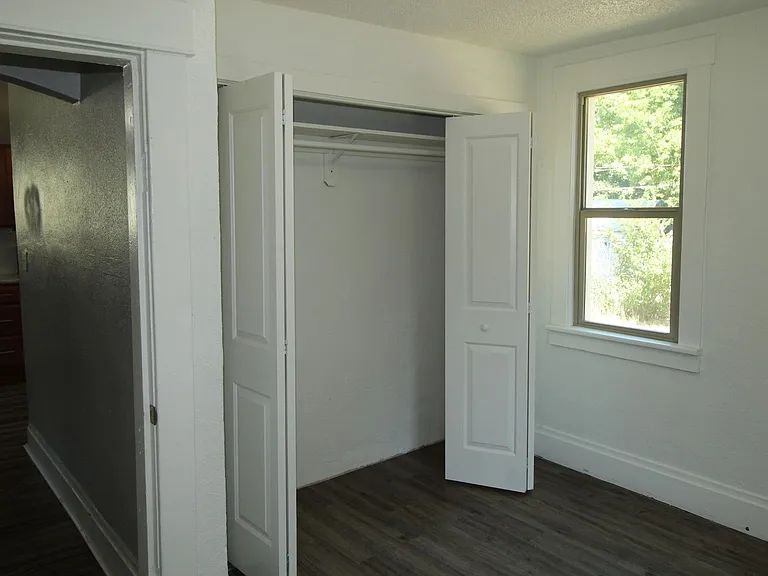 2311 E 4th Ave — Photo 12