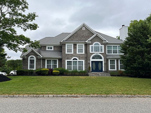 3rd image of 16 Sweetberry Ave