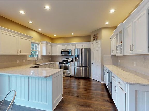 2nd image of 6052 Pine Valley Ln