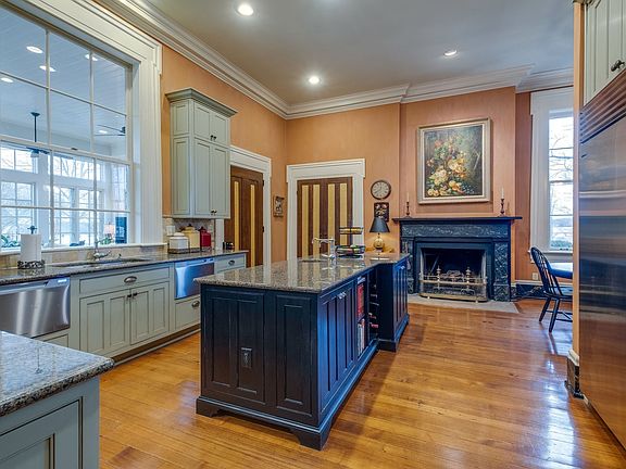 11th image of 1711 Old Hillsboro Rd