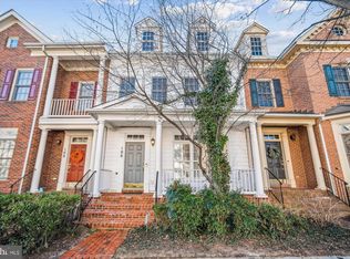106 Oak Knoll Ter, Rockville, MD 20850