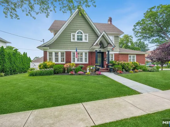 250 Ridge Rd, Rutherford, NJ 07070