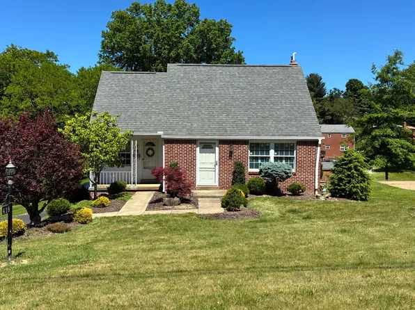 419 Parkridge Dr, Bethel Park, PA 15102