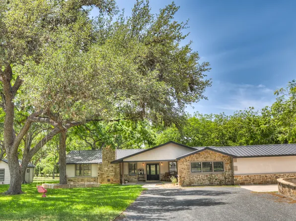 727 Leakey Springs Rd., Leakey, TX 78873