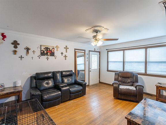 5th image of 333 Green St