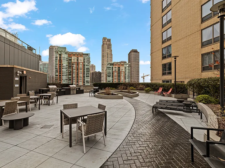 420 E Waterside Dr #904 — Photo 13