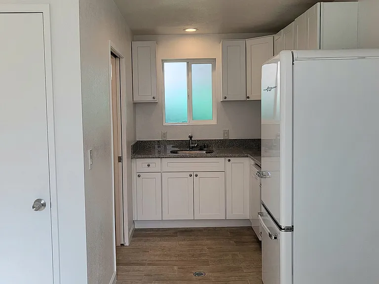 2138 Mark Ave — Photo 7