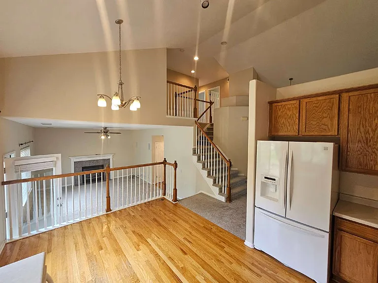 1124 W Mulberry Ln — Photo 5
