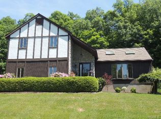 22 Van Tassel Ct, Highland Mills, NY 10930