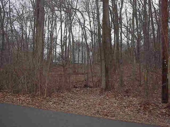 52 Luty Dr, Hyde Park, NY 12538