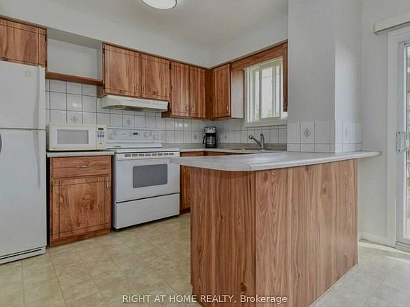 2nd image of 113 Southwood Dr