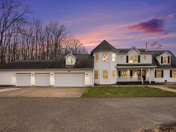 3rd image of 524 Molly Dr