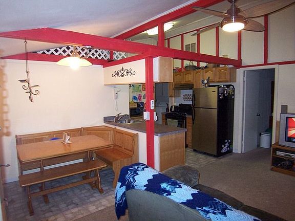 Living room/Kitchen Combo