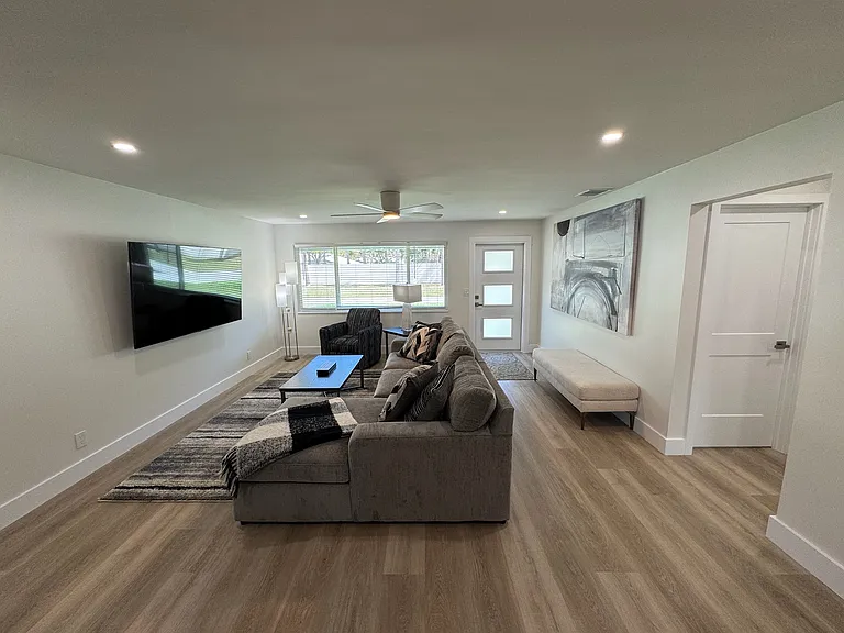 9337 Silverthorne Dr — Photo 5
