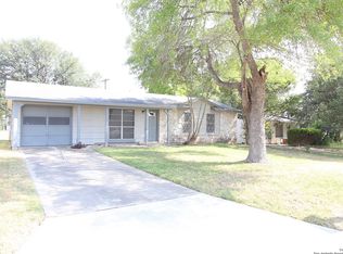 831 North Blvd, Universal City, TX 78148