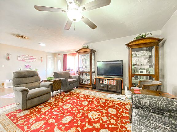 5th image of 3160 Sherry Ln