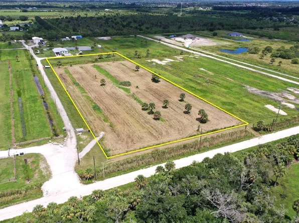 6140 21st St SW, Vero Beach, FL 32968