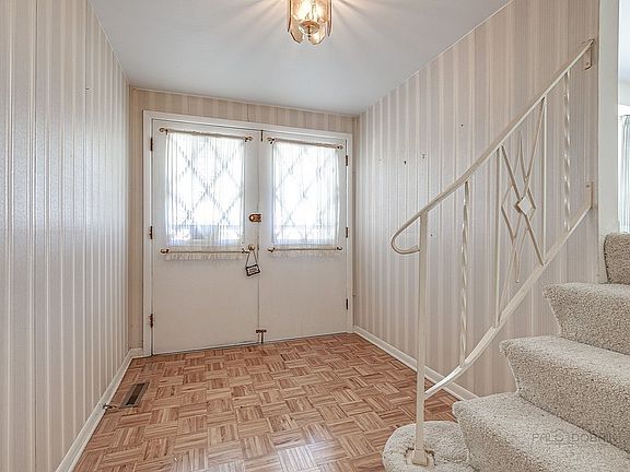 Front Entry Way