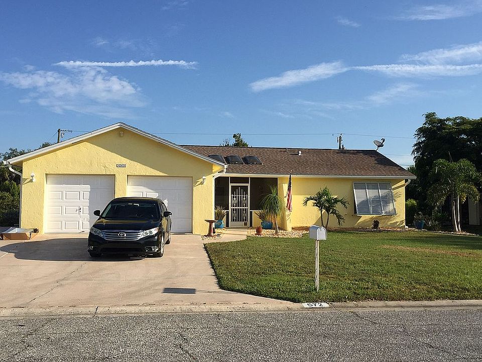 1st image of 572 Bellaire Dr
