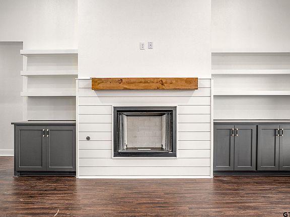 4th image of 210 Nolan Farms Blvd