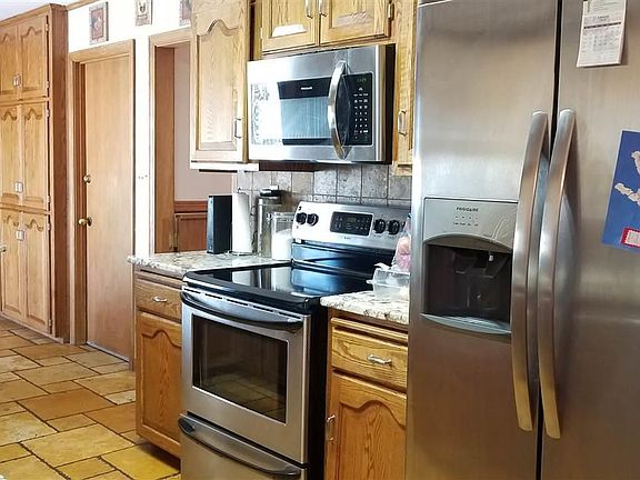5th image of 214 Dickson St