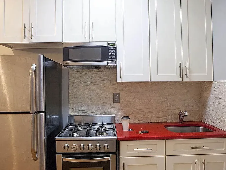 347 Linden St #2B — Photo 2