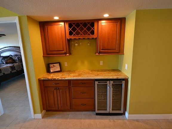 4th image of 19418 Gulf Blvd APT 105