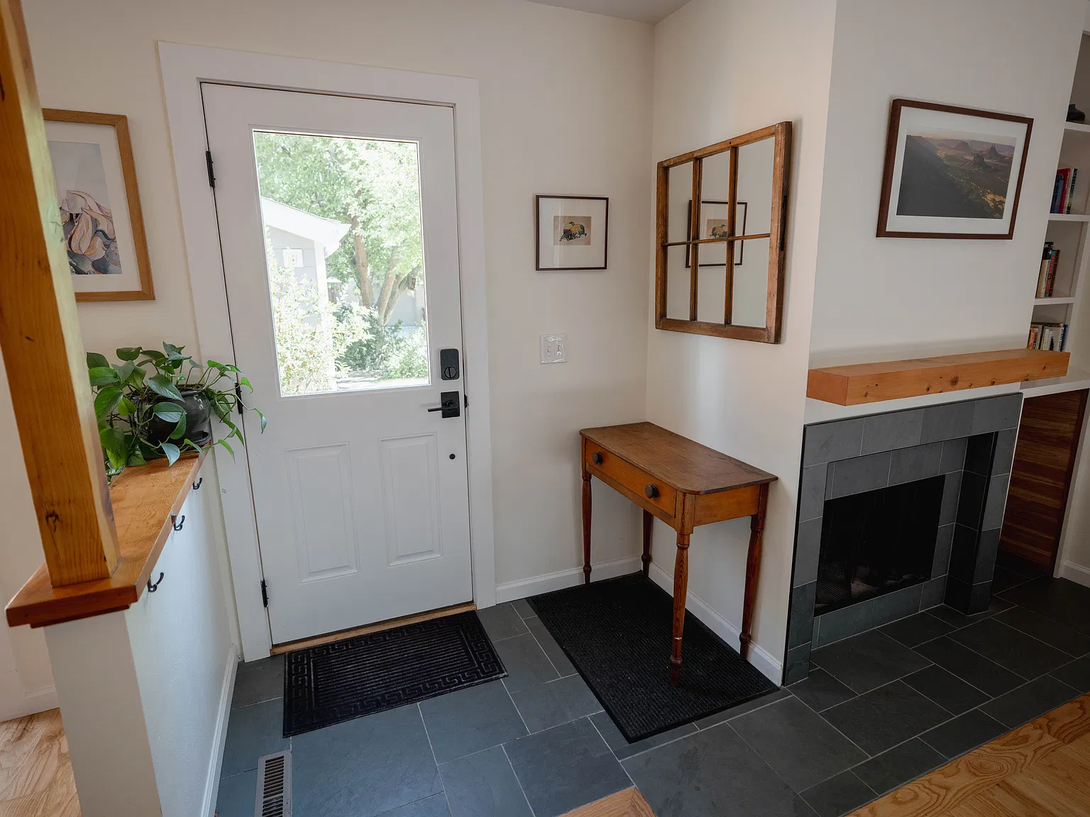 3 bed, 1320 sqft, $3,950 — Photo 2
