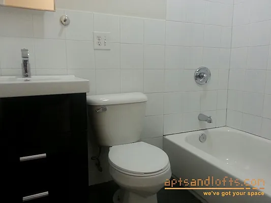 Rented by aptsandlofts.com | media 17