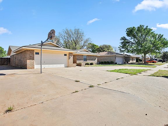4th image of 1303 E Waco St