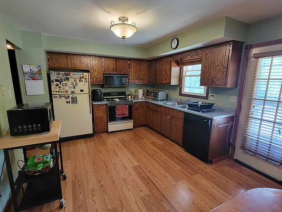 2nd image of 617 Parkshore Dr