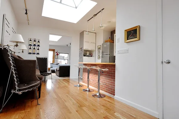 Rented by Cast Iron Real Estate | media 23
