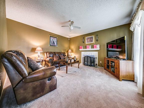 5th image of 1020 Brae Loch Dr