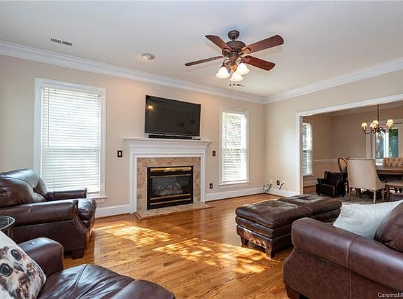 5th image of 2935 Saintfield Pl