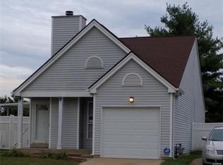 720 Liberty Village Dr, Florissant, MO 63031