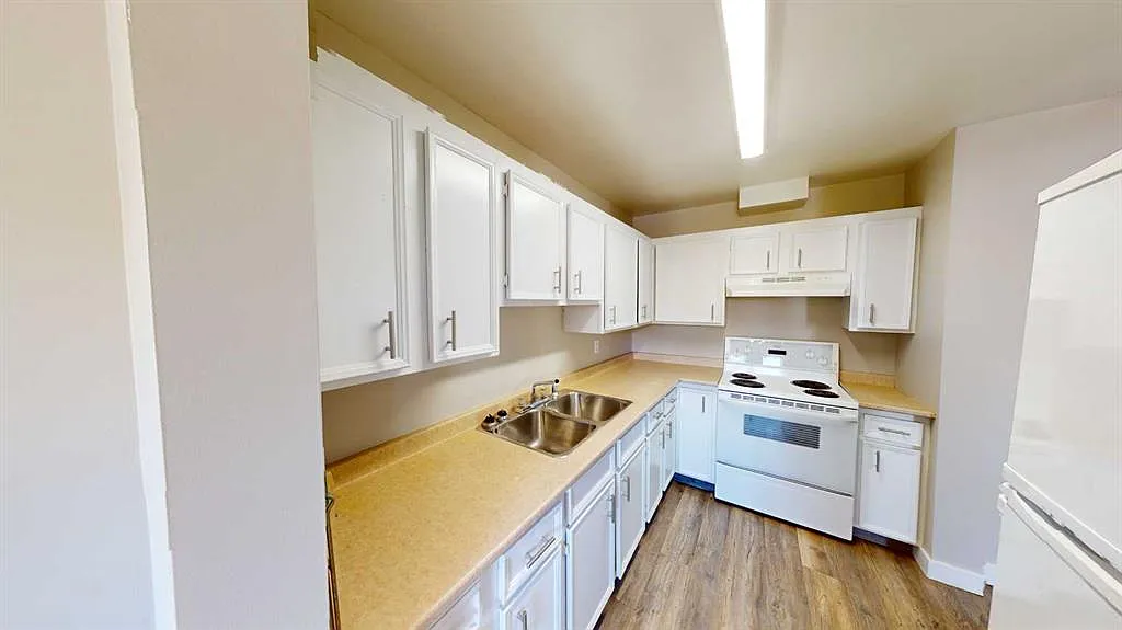 2 bed, 1.0 bath, 740 sqft, $1,389 — Photo 4