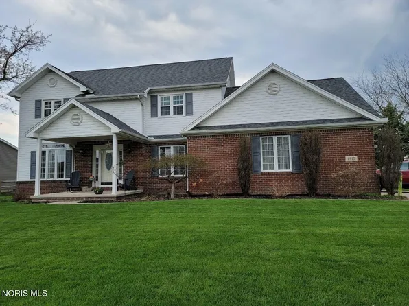 1912 Hamilton Dr, Perrysburg, OH 43551