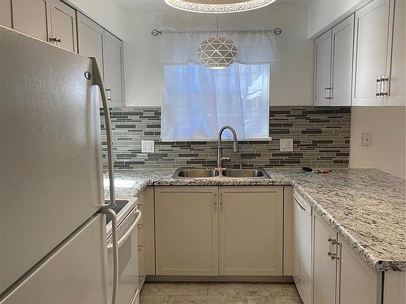 3rd image of 11816 Cresta Verde Dr APT C