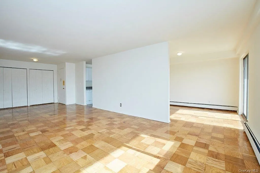 Photo 2 of 5 - Woodcrest Ave - White Plains, NY Building Photo - Woodcrest Ave