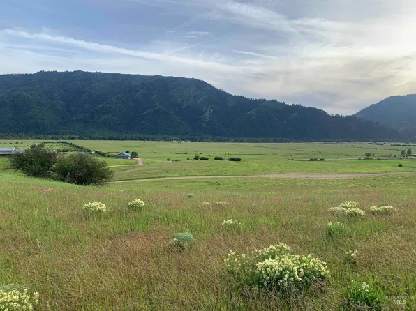 8 Ruby Hills Rd, Garden Valley, ID 83622