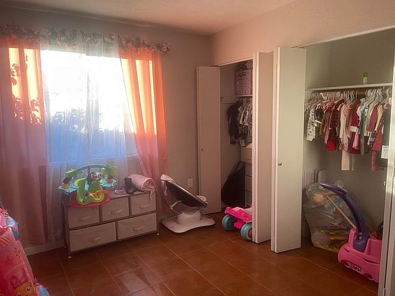 4th image of 1858 E Geneva Dr