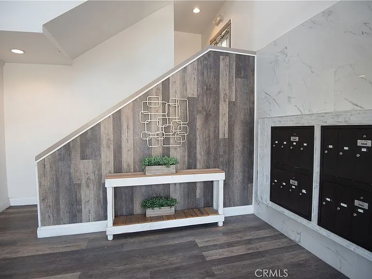 10900 Blix St #5 — Photo 7