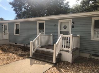 109 NE 19th St #B, Oak Island, NC 28465