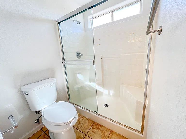 5921 N Bentley Dr — Photo 6