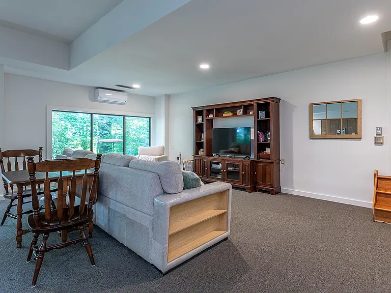 230 E Litchfield Rd — Photo 24