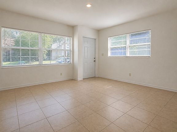 3rd image of 1716 E Kaley Ave #1
