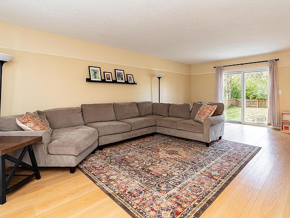 3rd image of 3497 Vintage Woods Dr