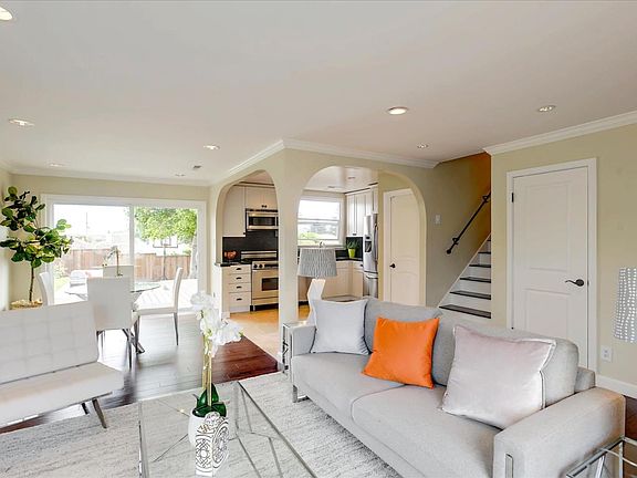 5th image of 214 Verano Dr